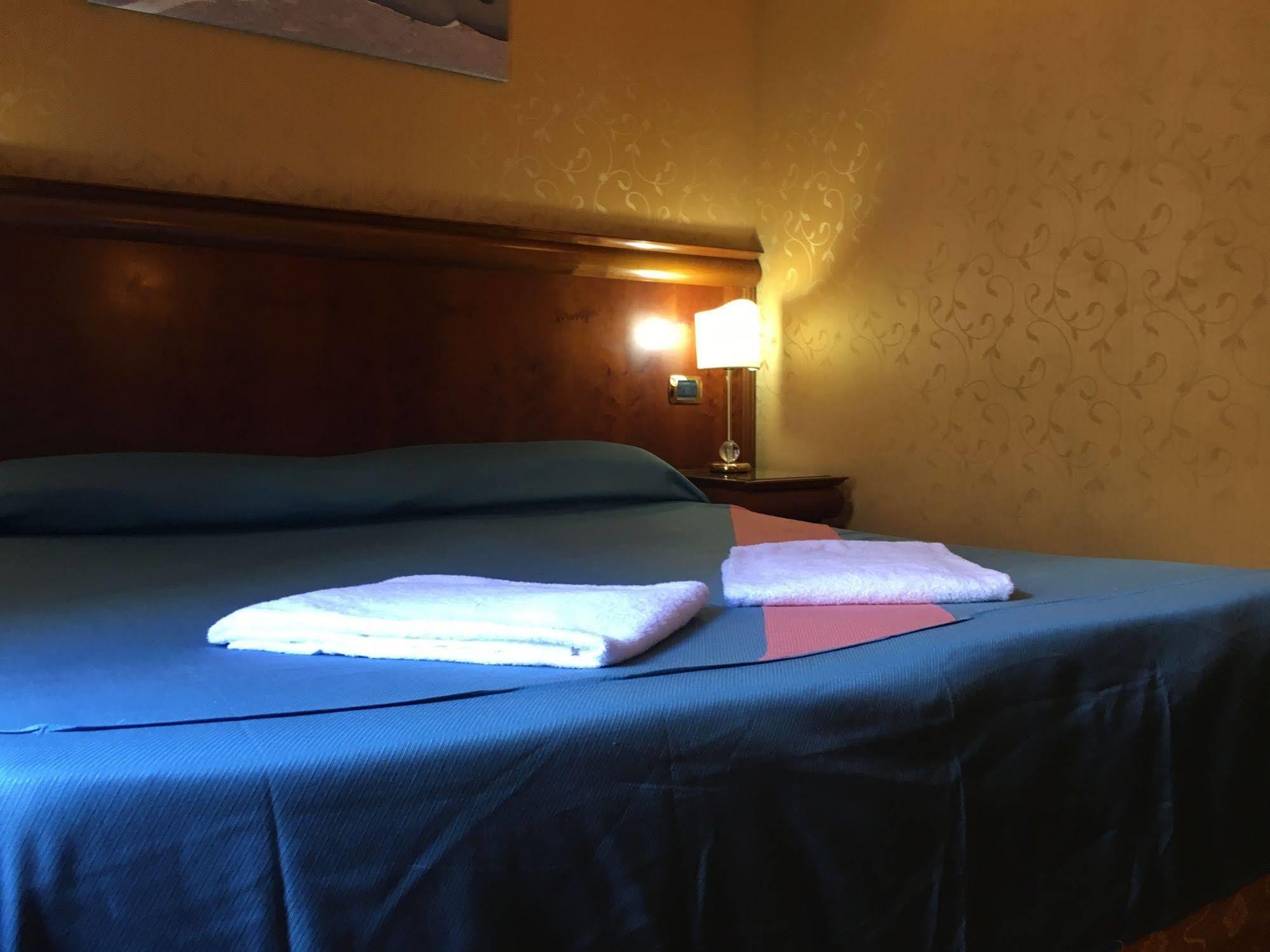 Hotel Divine Рим Екстер'єр фото