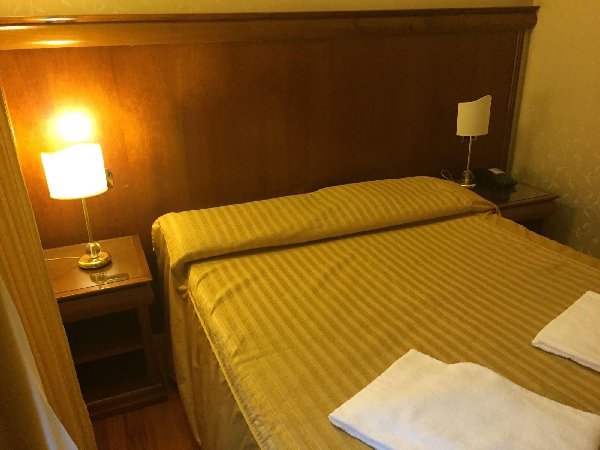 Hotel Divine Рим Екстер'єр фото
