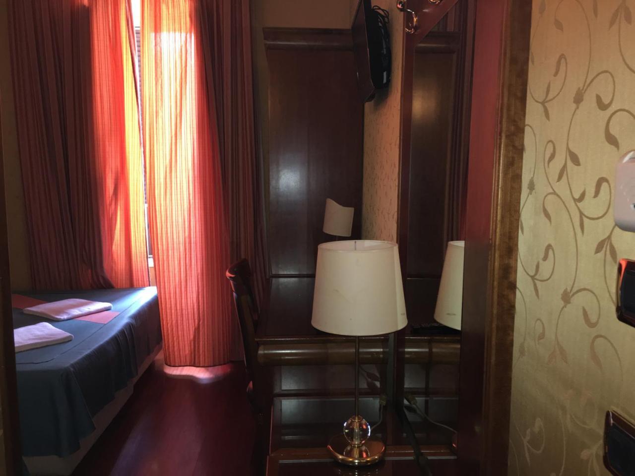 Hotel Divine Рим Екстер'єр фото